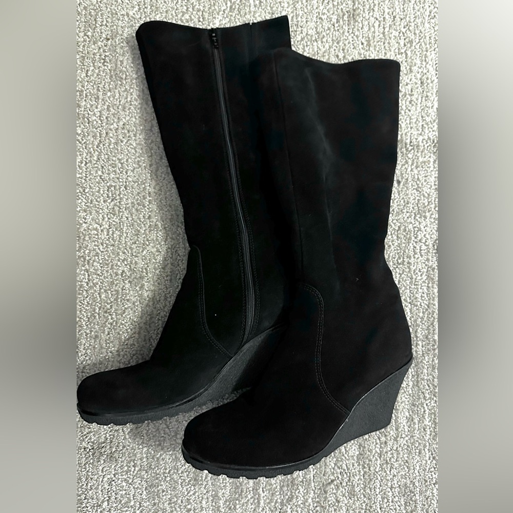 La CANADIENNE Black Suede Wedge Boots
